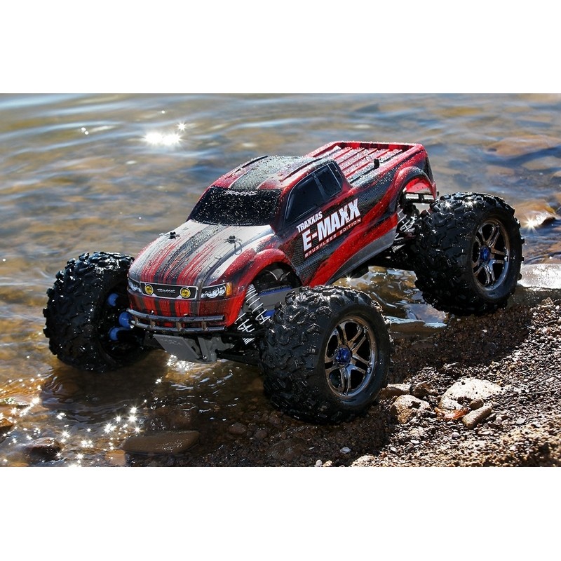 TRAXXAS E-MAX 4WD TSM Z NAPĘDEM BEZSZCZ.1/10 4WD (39087)