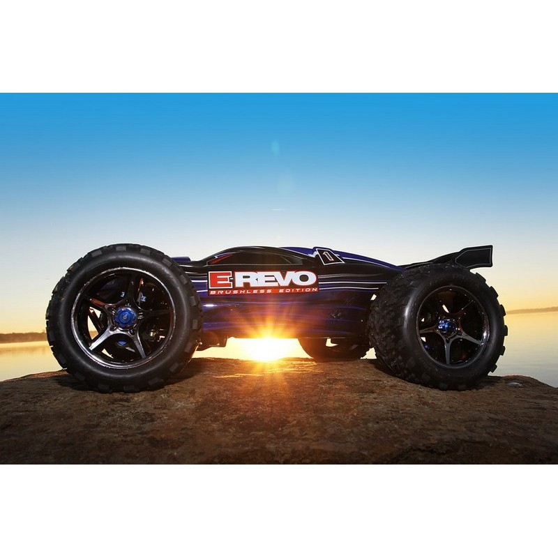 TRAXXAS E-REVO BRUSHLESS 4WD TSM MONSTERTRUCK 1/10 (56086-4)