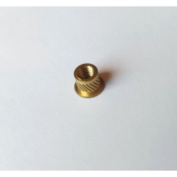 NUT SOCKET METAL M5 BRASS
